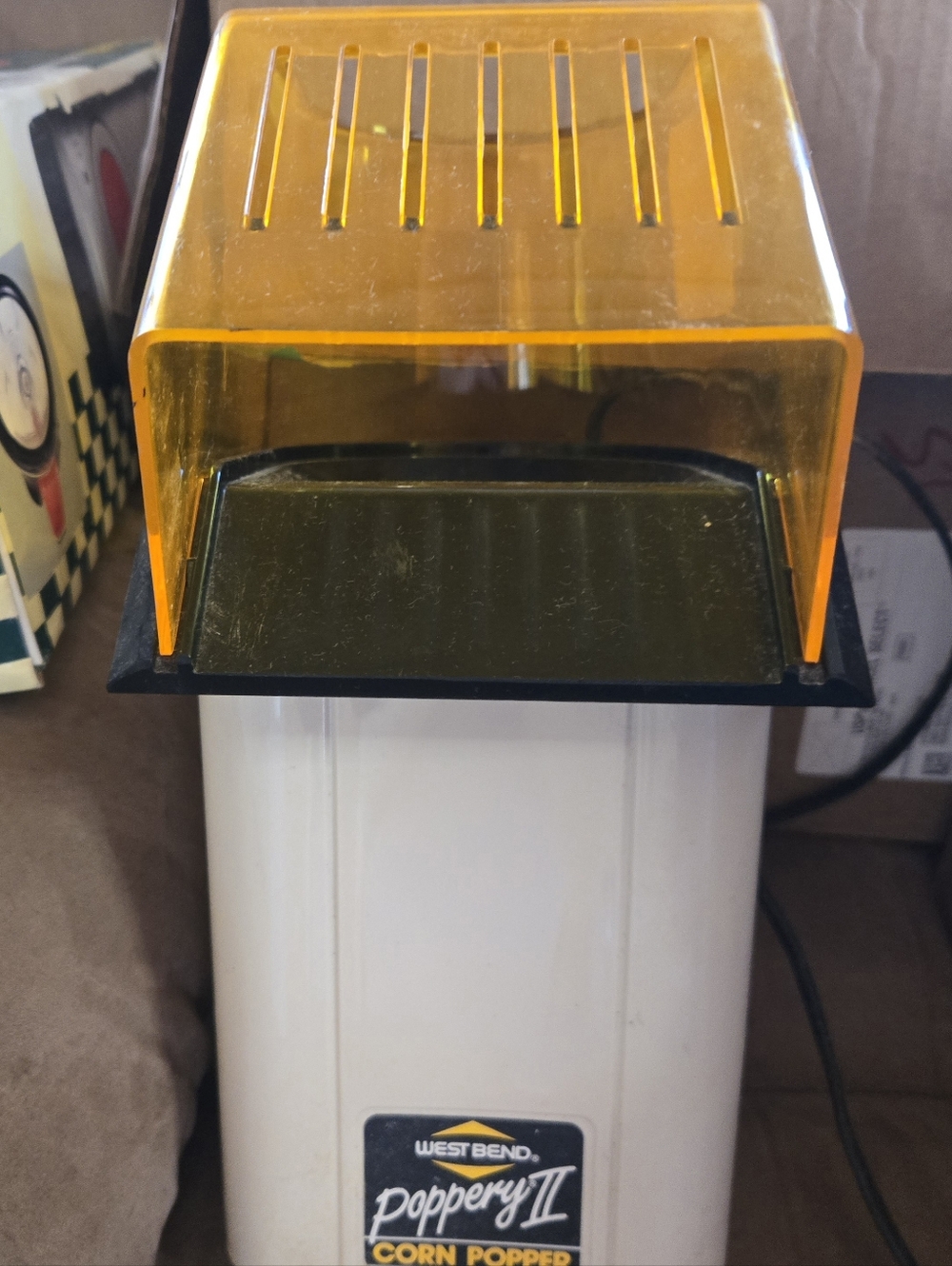 Vintage!  West Bend Poppery II Corn Popper with Amber Cover